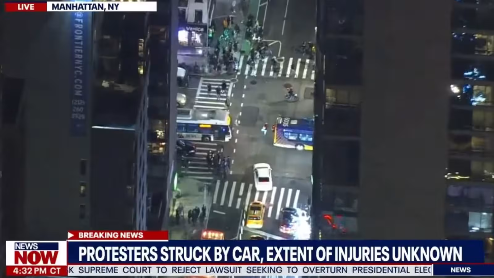 «J’ai vu des gens projetés en l’air»: une voiture percute plusieurs manifestants BLM à New York