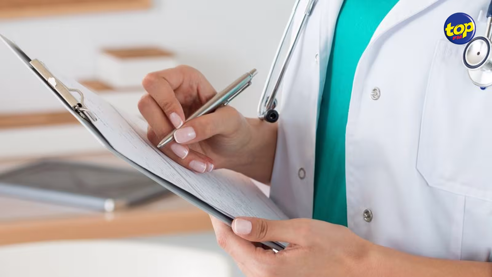 Prêt médical sans intérêt : « Si les patients ont la possibilité de se soigner dans le public, pourquoi doivent-ils aller dans le privé ? » s’interroge un auditeur 