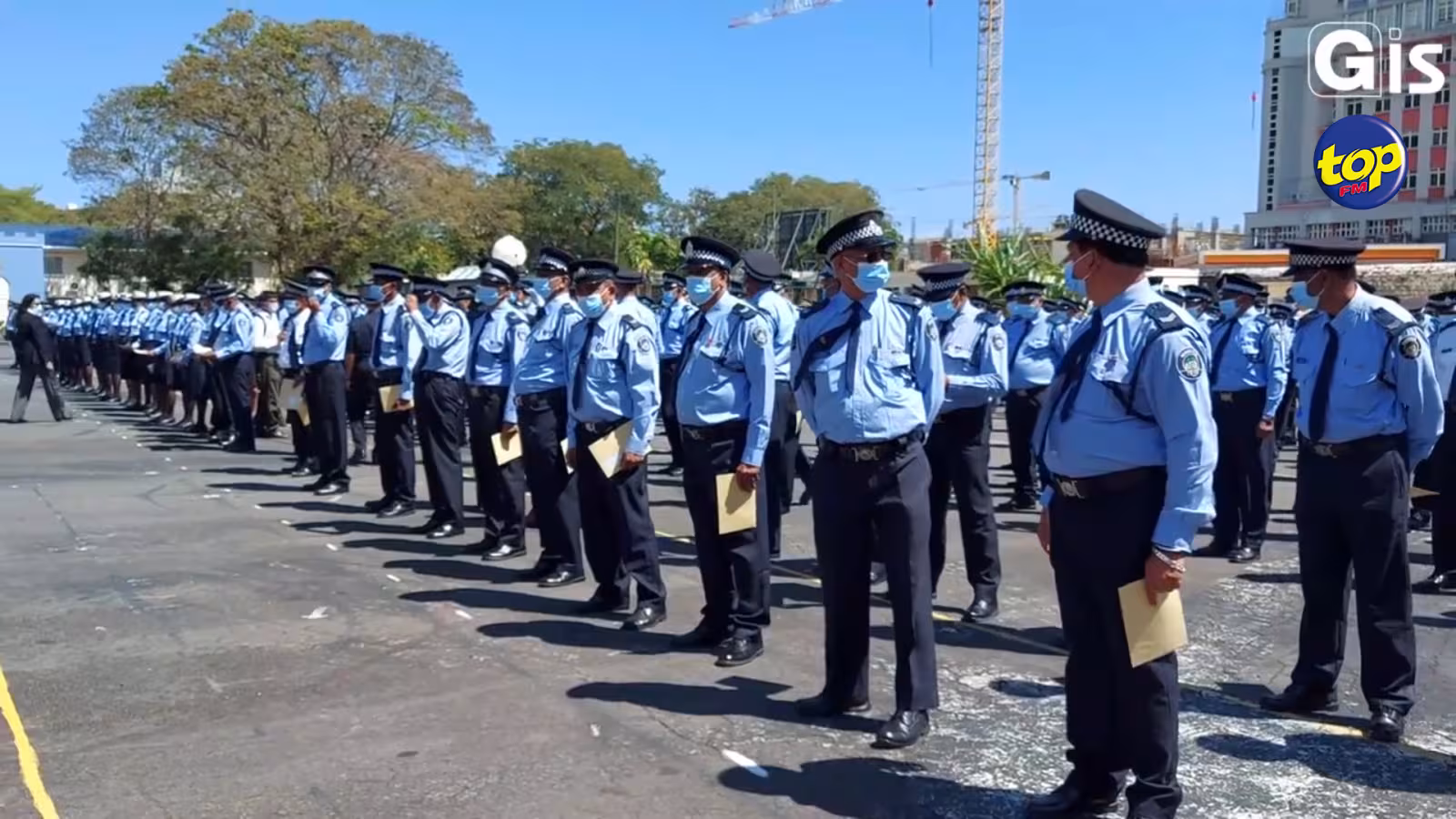 De nouveaux équipements aux policiers : ” L’intention est bonne, mais où est l’engouement pour changer le système ?”, demandent les syndicats