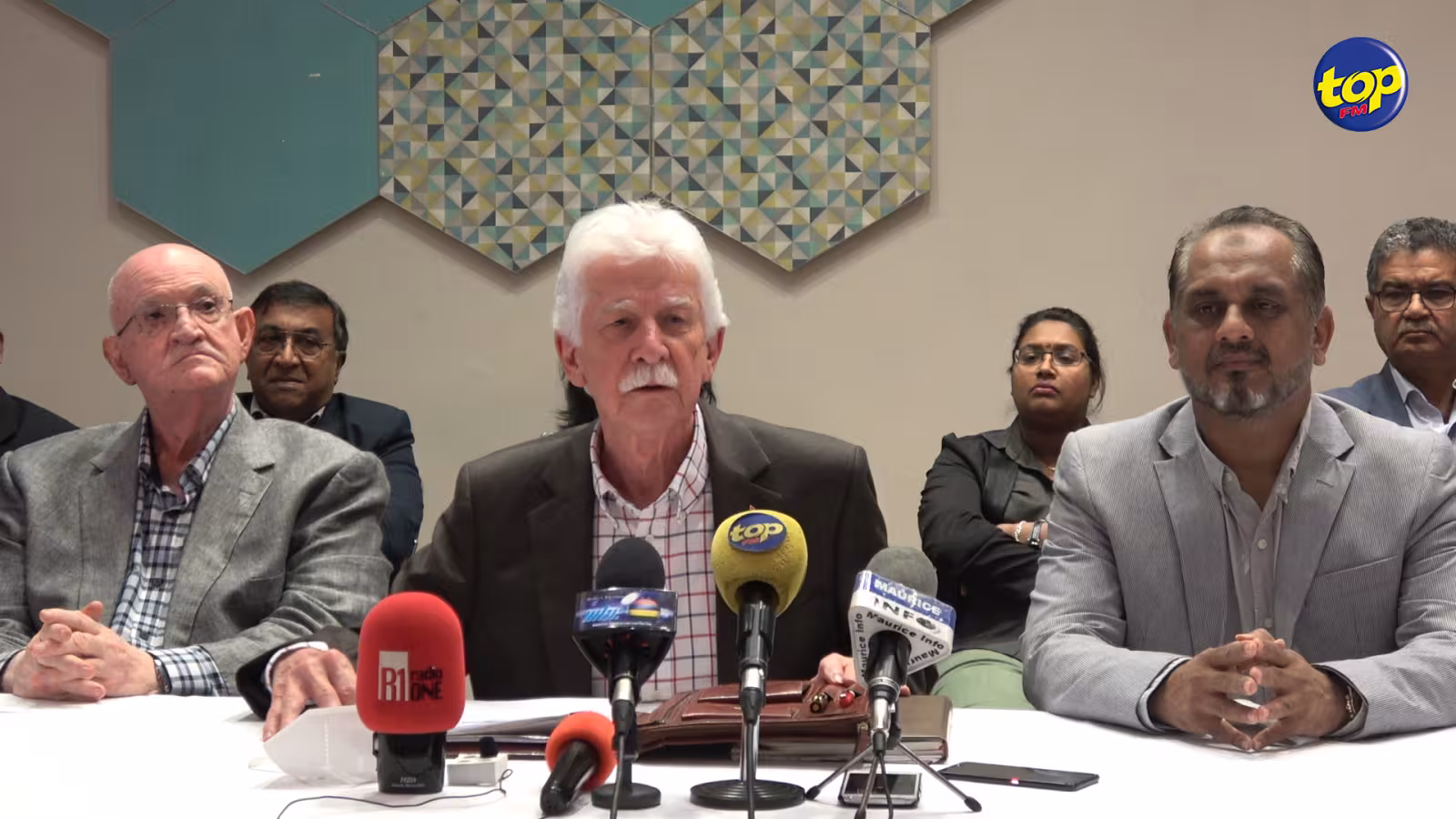 Politique : Paul Bérenger insiste pour que l’alliance de l’opposition soit conclue au plus vite