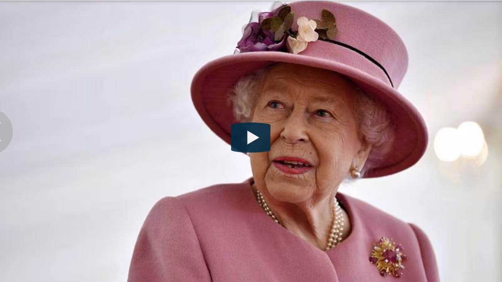 Elizabeth II ressent un “grand vide” après la mort du prince Philip, Harry présent aux obsèques