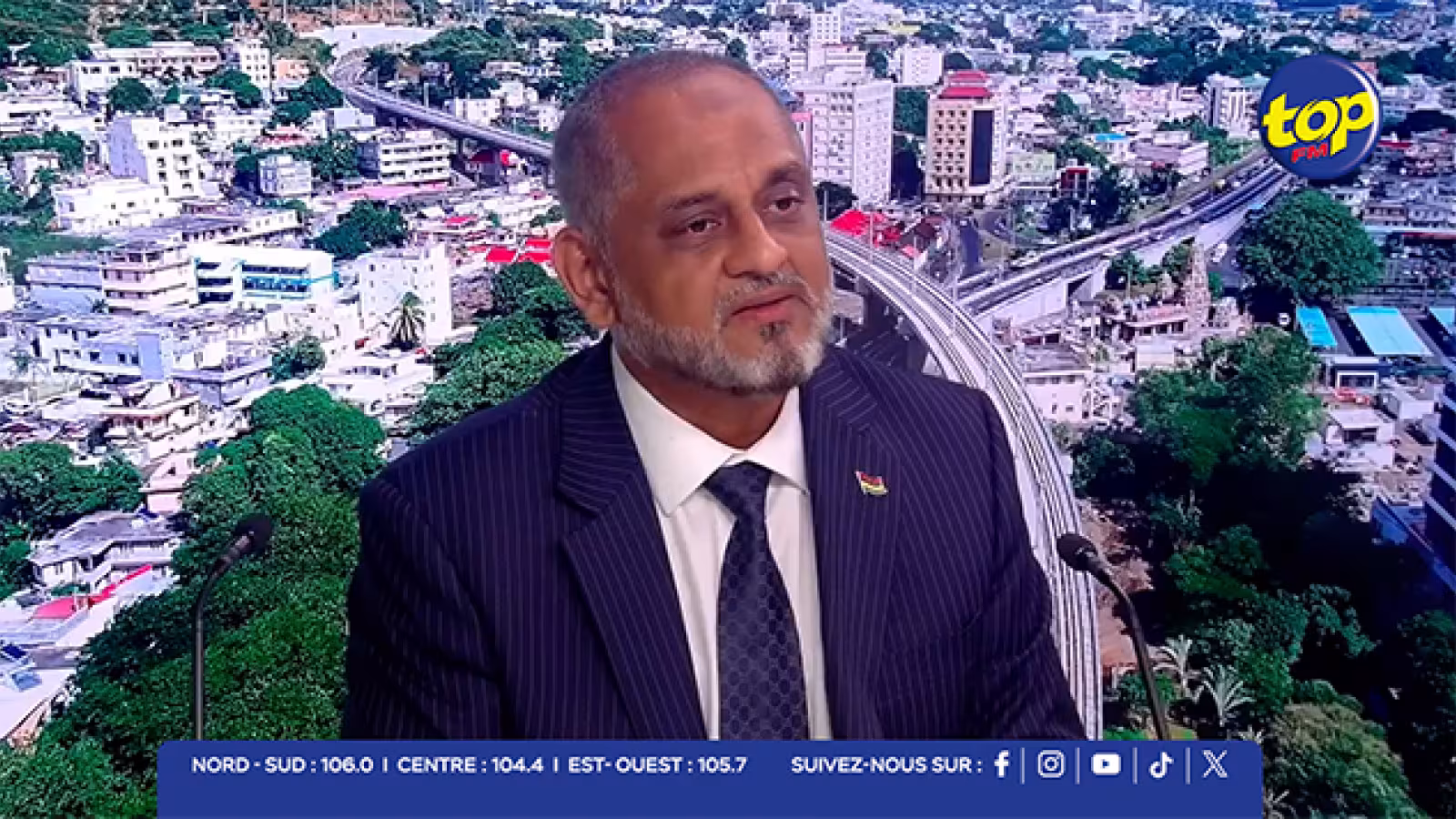 « Le groupe Bérenger pu associé li avek le MSM avek espwar re fer enn gouvernement 2000-2005 », lance Reza Uteem, président du MMM