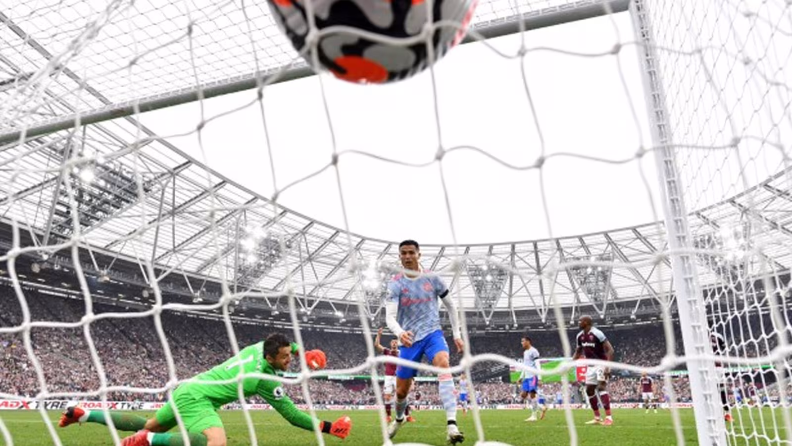 Ang. : Ronaldo buteur, De Gea héroïque !