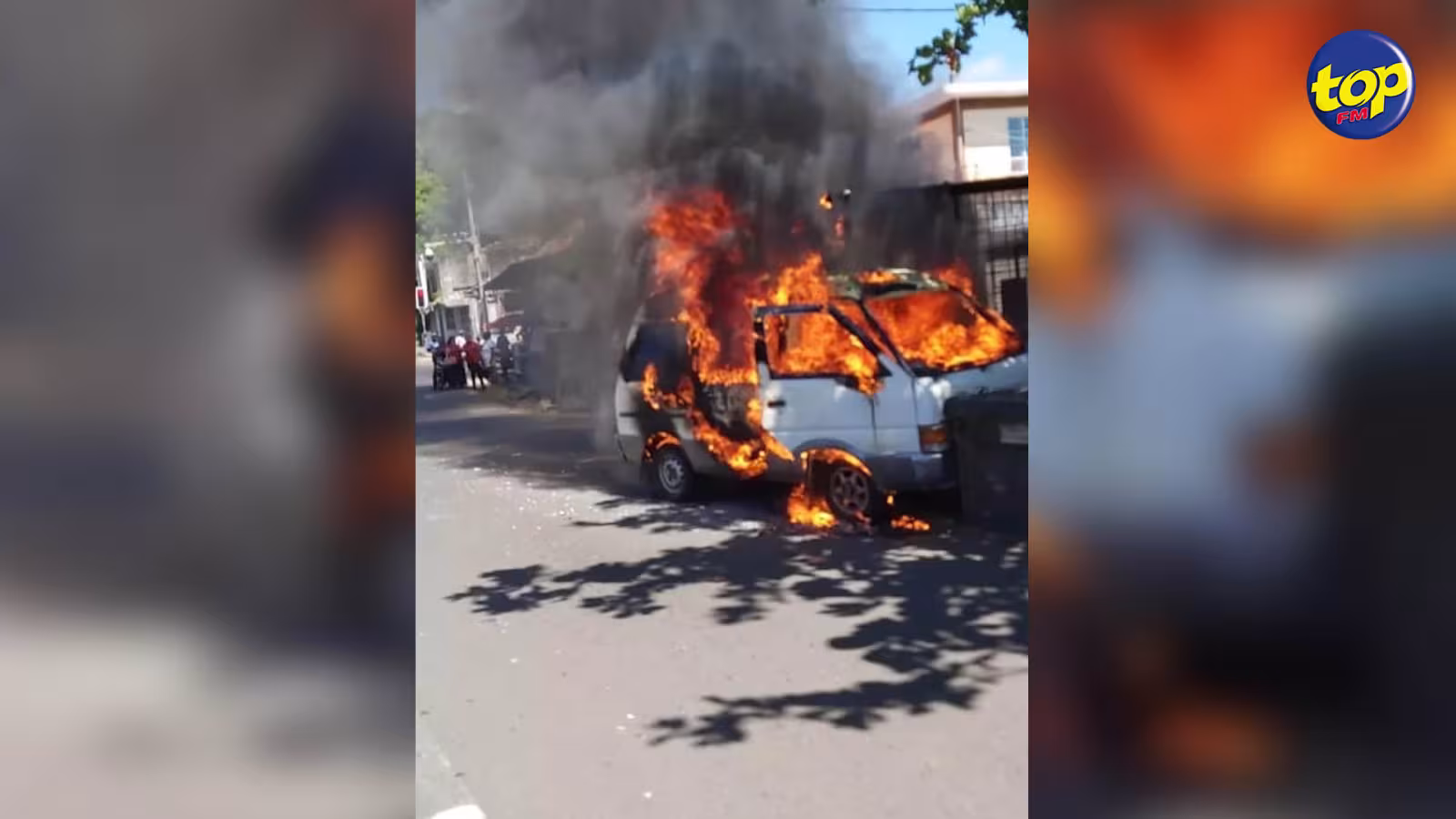 À Ville-Noire, Mahébourg : Un van prend feu…le conducteur sévèrement brûlé