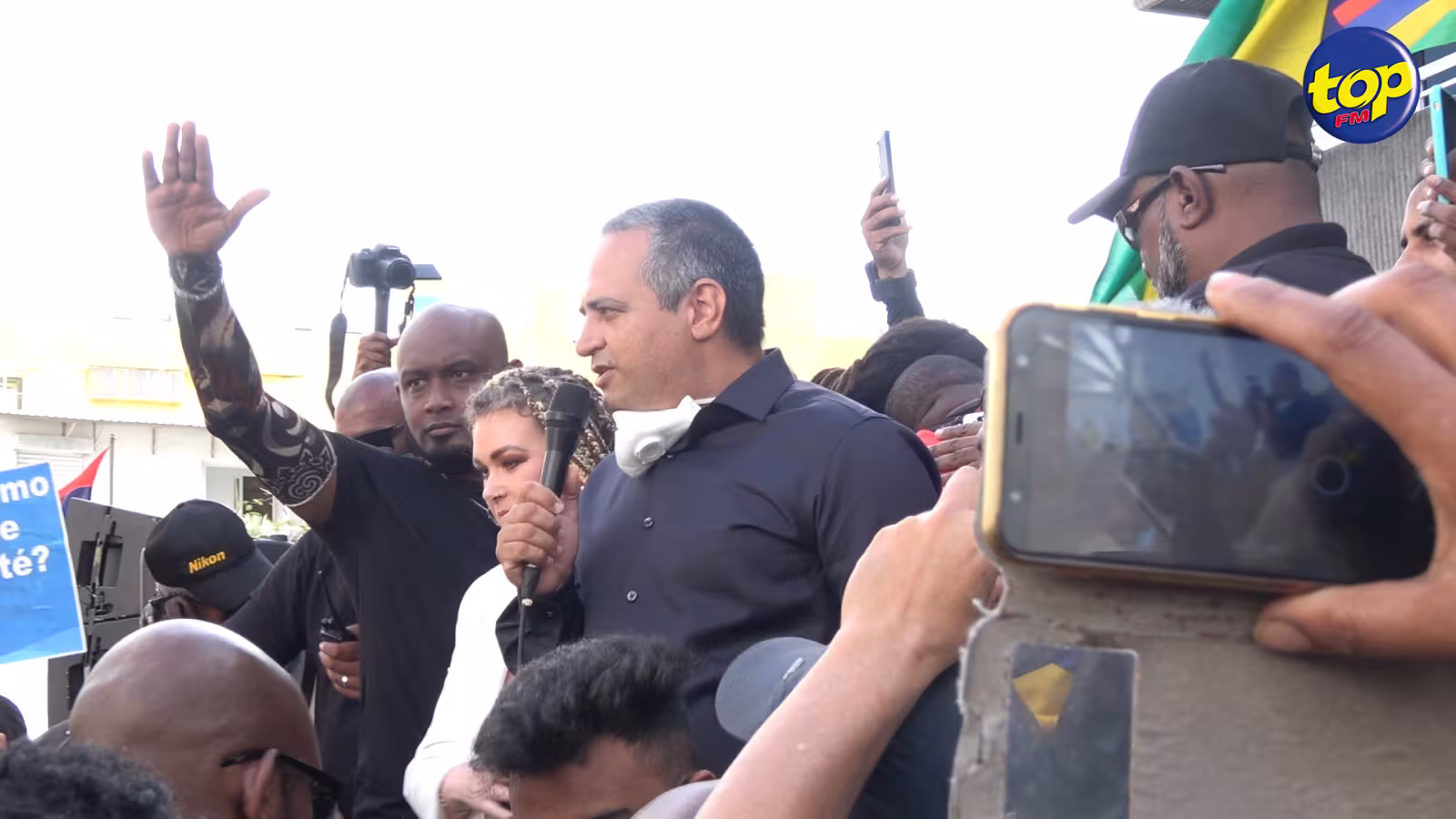 Marée noire dans le Sud-est : tous les rapports déposés jusqu’ici doivent être publiés