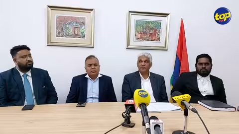 Rama Valayden et Sanjeev Teeluckdharry pas autorisés par la police à représenter Akil Bissessur : Cela intervient après la plainte, de pervertir le cours de la justice, de l’ASP Jagai contre le porte-parole de l’avocat