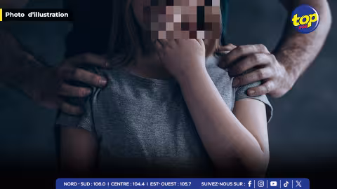 𝗔𝘁𝘁𝗲𝗻𝘁𝗮𝘁 𝗮̀ 𝗹𝗮 𝗽𝘂𝗱𝗲𝘂𝗿 :