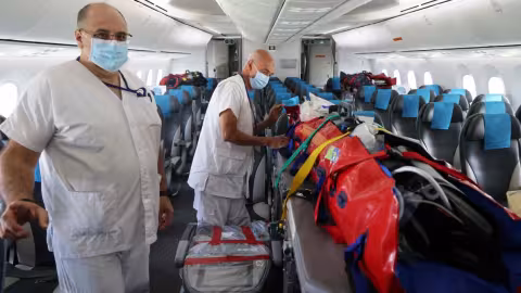 Covid-19 :  4 malades évacués de la Réunion vers Paris dans une opération hors-normes
