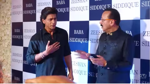 Shah Rukh Khan en vedette lors de la soirée Iftaar de Baba Siddique