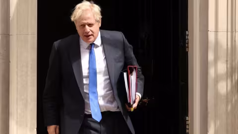 Boris Johnson démissionnera de son poste de chef conservateur mais restera Premier ministre jusqu’à octobre