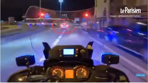 Spectaculaire course-poursuite entre motards et voiture volée