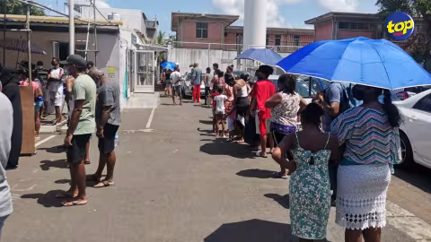 Covid-19: Longues files d’attente devant les flu clinics ce dimanche