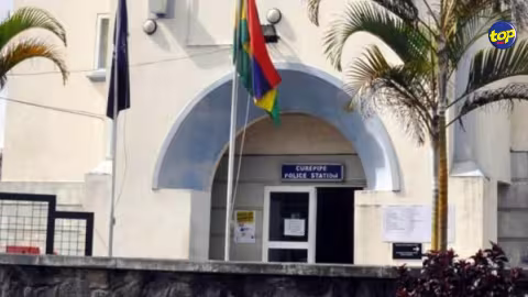 A Curepipe : Un policier en faction reçoit un coup de poing au visage pour avoir ordonné à un piéton de marcher sur le trottoir