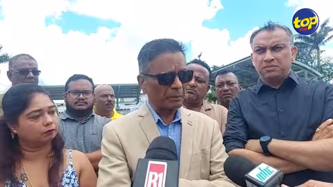 Visite surprise à la piscine de Mare d’Albert : « Je suis choqué par l’état de cette piscine et de l’infrastructure », déplore le Ministre Deven Nagalingum