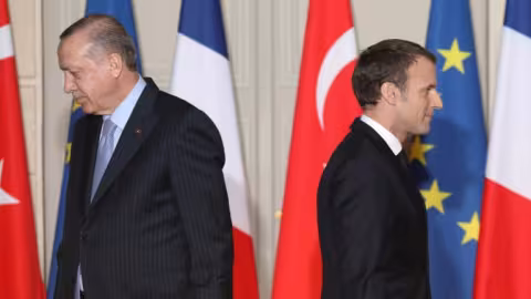 Erdogan met à nouveau en doute la santé mentale de Macron