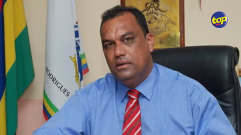 Rejet de la motion de blâme déposée par l’opposition à Rodrigues : « Zot kouma bann dimounn kinn perdi lespwar », réagit le chef commissaire Johnson Roussety