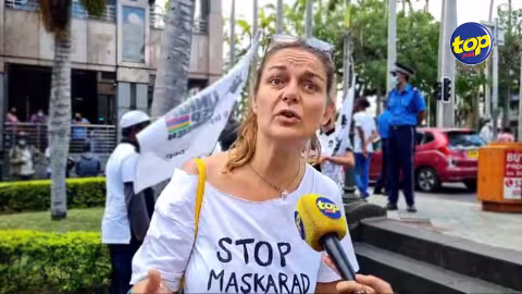Marche contre le port du masque obligatoire : « il y a des études qui montrent que le masque est dangereux et inutile… », dit Julie Vranckx