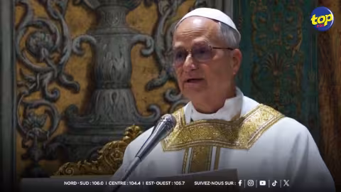 À la chapelle Sixtine : le pape Léon XIV célèbre sa 1ère messe et fustige une société dominée par « l’argent, le pouvoir et le plaisir »