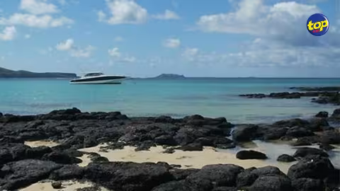 À Roche Noires : une barque chavire à 300 mètres de la rive