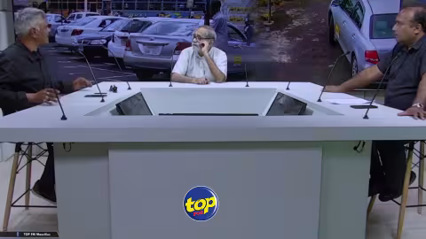 Touristes : « Les chauffeurs de taxi sont appelés à disparaître, » affirme Asraf Ali Ramdin, secrétaire de la General Taxi Owners Union.