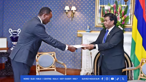 Le nouveau Haut-Commissaire du Rwanda a présenté mardi sa lettre de créance à Pradeep Roopun