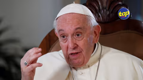 En RDC, le pape François dénonce le «colonialisme économique» : « Ôtez vos mains de la République démocratique du Congo, ôtez vos mains de l’Afrique ! Cessez d’étouffer l’Afrique : elle n’est pas une mine à exploiter ni une terre à dévaliser »