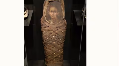 Des chercheurs reconstruisent le visage d’une momie égyptienne pour le comparer à son portrait