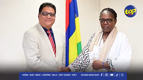 Diplomatie : Mahen Gondeea reçoit la visite du Dr Armande Longo-Moulengui