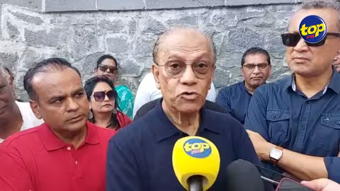 Nouvelle rencontre des trois leaders de trois partis politiques de l’opposition ce jeudi : La fraude électorale sera au cœur des discussions… Navin Ramgoolam l’a annoncé hier à St Jean. Il aura une rencontre ce jeudi 23 mars avec Xavier-Luc Duval et Paul Bérenger.