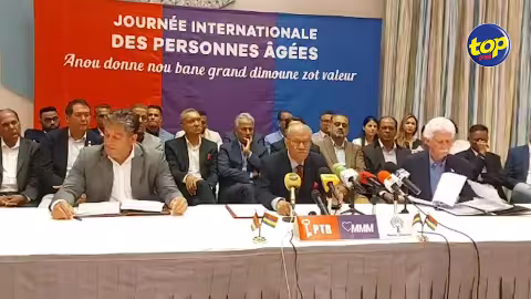 Relativité salariale : ‘Li illégal ce qui le ministre Callichurn in faire, li pas suivre bane procédures,’ selon le Dr Navin Ramgoolam