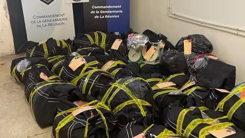 Saisie de 147 kilos de cannabis à la Réunion : l’aide de la brigade anti drogue de Maurice du DCP Bhojoo sollicitée