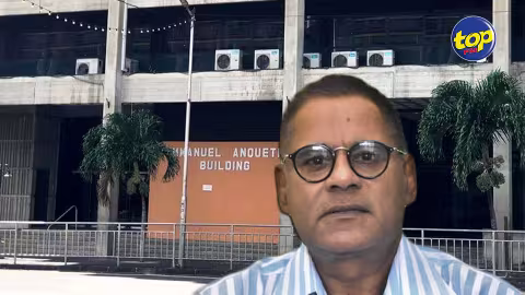 Fonction publique : rassemblement devant le bâtiment Emmanuel Anquetil à Port-Louis, le 21 octobre
