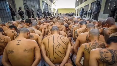 Le Salvador construit une mégaprison pour combattre la criminalité