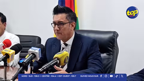Lors du lancement du Rent to Own Scheme, Shakeel Mohamed ironise sur les rumeurs de démission de Paul Bérenger 