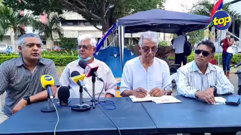 Une séance de prière prévue devant la tente du gréviste de la faim, Nishal Joyram cet après-midi : Jayen Chellum demande aux membres du public de marquer leur présence et de venir prier pour l’enseignant