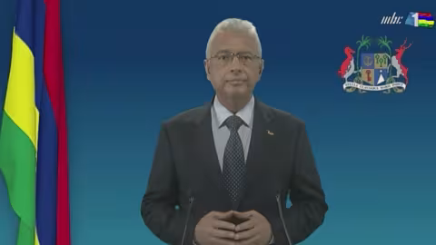 Pas de célébration au Champ de Mars : ‘zot tou pou compran, situation la oblige nou fer ziss ene cérémonie protocolaire’, lance Pravind Jugnauth