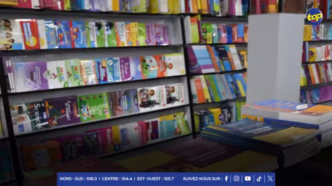 Livres scolaires gratuits pour les élèves nécessiteux de grade 7 à 9 : les parents invités à se rendre dans les établissements scolaires pour remplir le formulaire