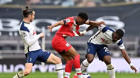 Ang. : Son porte Tottenham