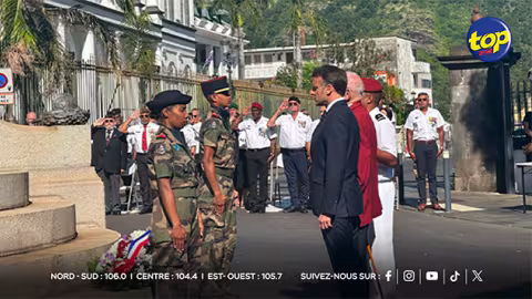 Emmanuel Macron à La Réunion : recueillement au Monument aux Morts en début de visite