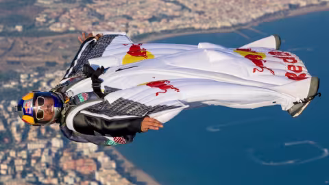 « L’homme volant » français se tue lors d’un entraînement à Dubaï