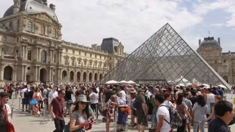 Covid-19 : les touristes américains vaccinés pourront se rendre en Europe