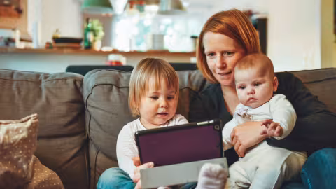 À partir de quel âge les enfants devraient-ils utiliser les réseaux sociaux ?