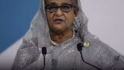 Au Bangladesh : La première ministre du Bangladesh a démissionné.