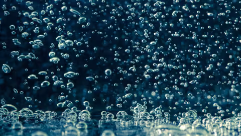 Comment de simples bulles d’air pourraient aider à lutter contre les déchets de plastique océaniques