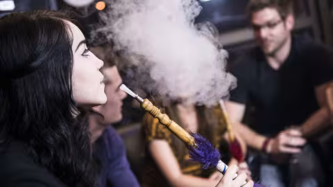 Covid-19 : pour Didier Raoult, la chicha est une des causes de transmission du virus