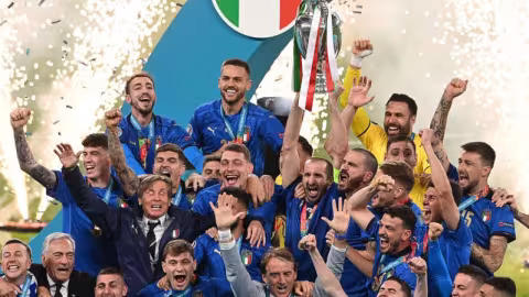 L’Italie remporte l’Euro 2020 au bout d’un long suspens – vidéo des buts