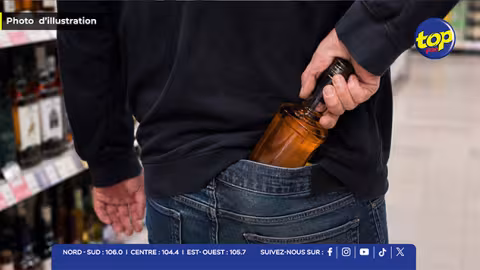 Port-Louis : Il cache une bouteille de whisky à Rs 1 784 dans son pantalon et se fait arrêter