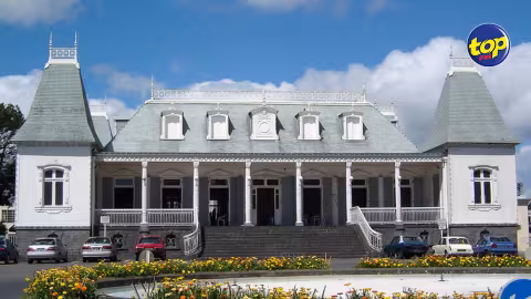 Travaux à l’hôtel de ville de Curepipe : « C’est faux de dire que les dommages ont été causés par le passage du cyclone… ces réparations sont en cours après les dernières grosses pluies », affirme Hans Marguerite