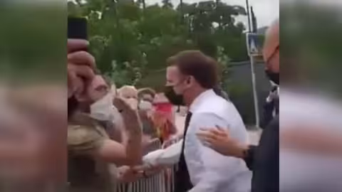 L’homme qui a giflé Emmanuel Macron est condamné à 18 mois de prison dont quatre ferme