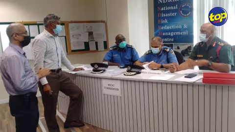 Alerte 4 : En cas d’urgence seulement , faites appel aux services des pompiers sur le 115, avise Pravind Rughoo du Centre de gestion des catastrophes (NEOC)